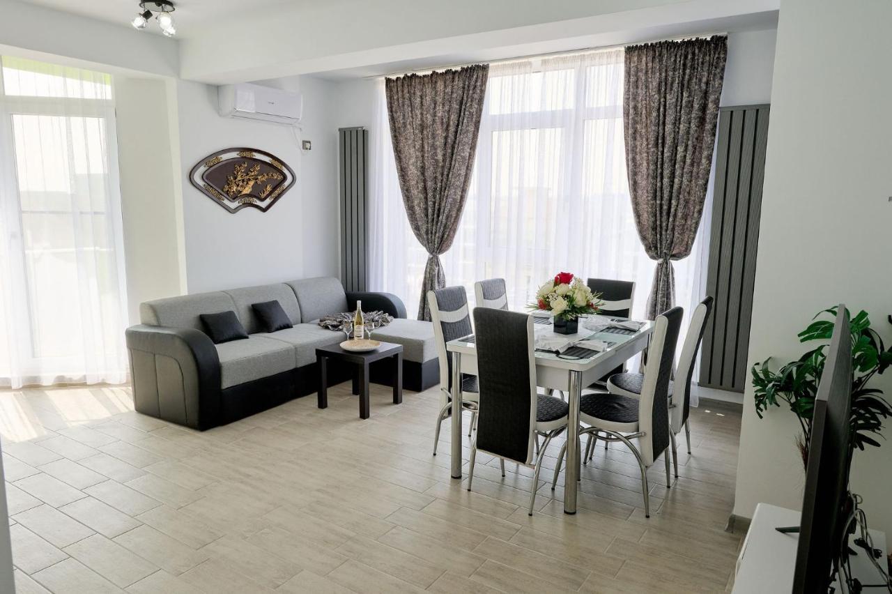 Moon Sea View Apartment - Spa N Pools Resort Mamaia Exterior foto