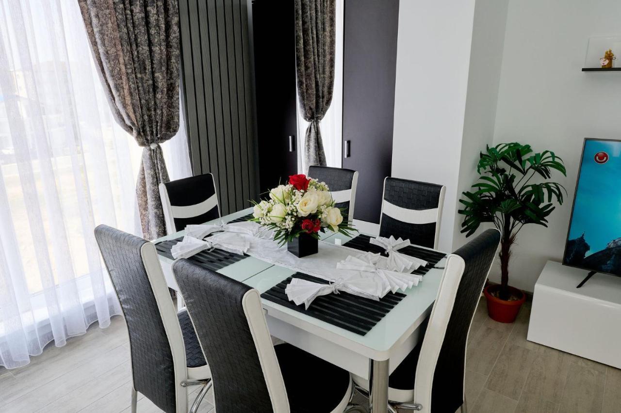 Moon Sea View Apartment - Spa N Pools Resort Mamaia Exterior foto
